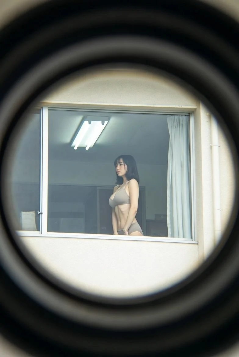 無防備美女の部屋覗き 画像8